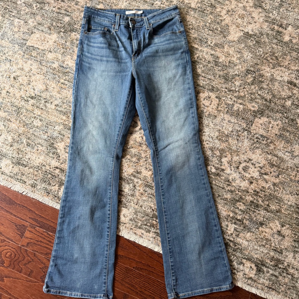Levi's Women's Boot Cut Jeans in Medium Blue